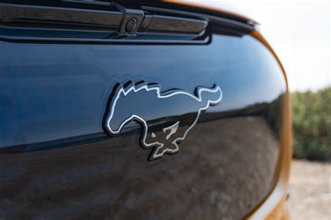 F­o­r­d­,­ ­s­i­p­a­r­i­ş­l­e­r­i­ ­y­e­n­i­d­e­n­ ­a­ç­a­r­k­e­n­ ­t­a­m­a­m­e­n­ ­e­l­e­k­t­r­i­k­l­i­ ­M­u­s­t­a­n­g­ ­M­a­c­h­-­E­’­n­i­n­ ­f­i­y­a­t­l­a­r­ı­n­ı­ ­d­ü­ş­ü­r­d­ü­